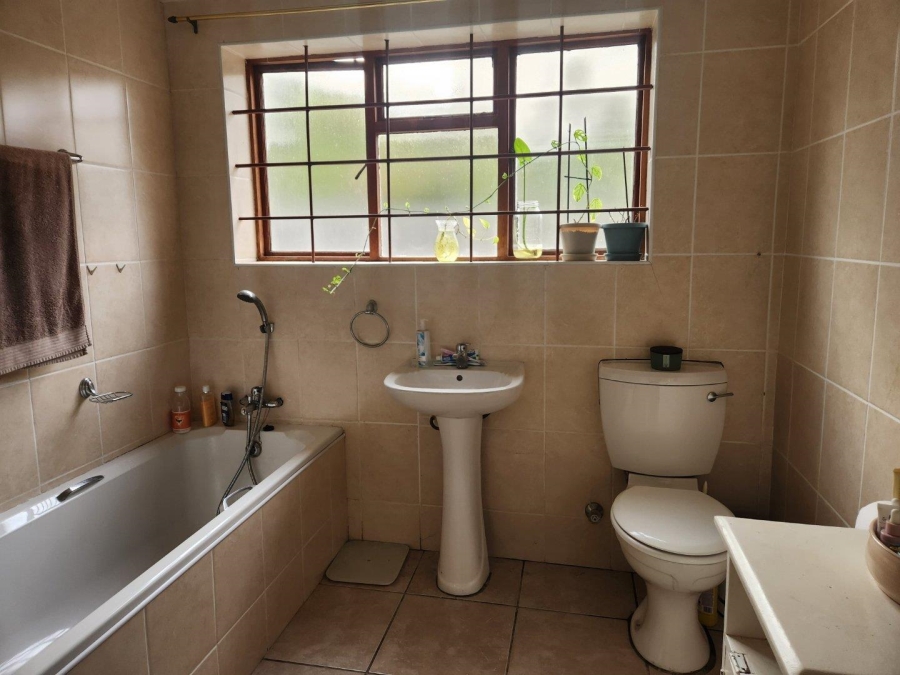 To Let 1 Bedroom Property for Rent in Flamingo Vlei Western Cape
